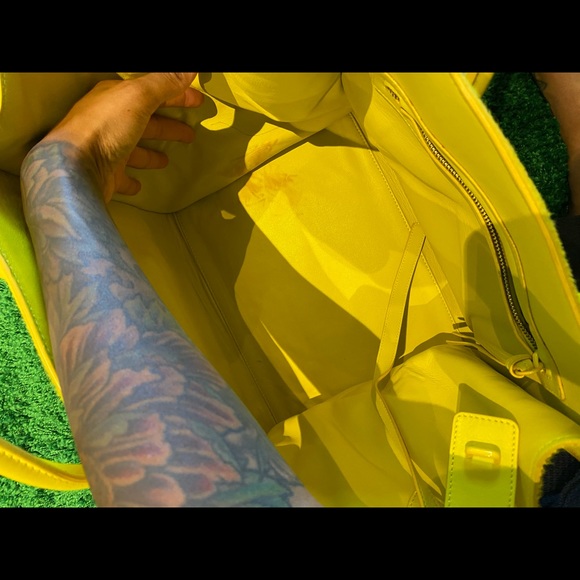 Luggage Cabas Phantom Citron Yellow Pony Hair Tote - Picture 3 of 4